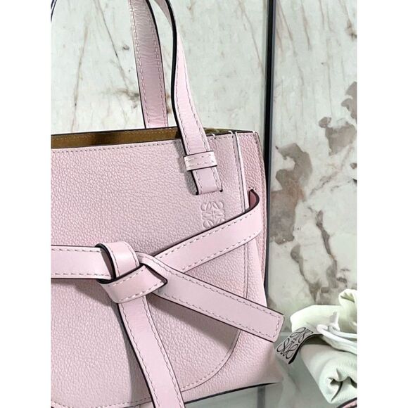 Loewe Women Pre-Loved Bag Very Good Condition - Picture 7 of 9